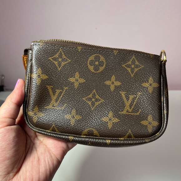 ❣️❣️❣️SOLD on IG❣️❣️❣️ mini pochette monogram - Picture 7 of 16